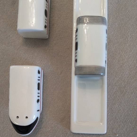 Disney Monorail Red Salt and Pepper - Picture 10 of 11